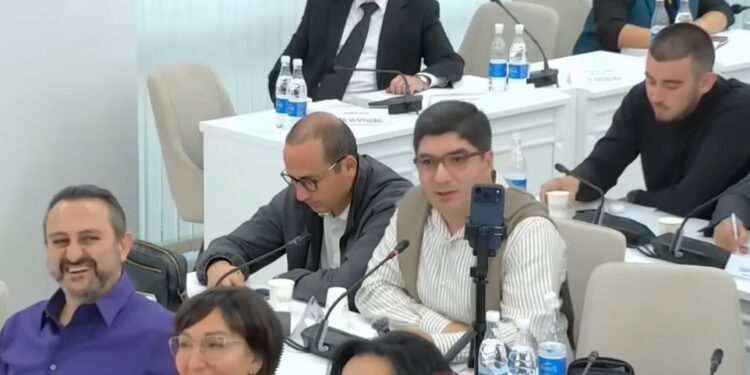 Ավինյանի լուքը ծաղրում են. շատ սիրուն էր նայվում՝ Փաշինյանը ցիլոյով ու գալստուկով ու ձեր բոթասները․ տեսանյութ