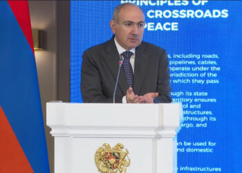 Իրանք էլ ասում են՝ ինչի՞ են մինչև հիմա Ղարաբաղի դրոշները ԱԺ-ում դրած, եկեք ասենք Գյոյչա. Փաշինյան. տեսանյութ