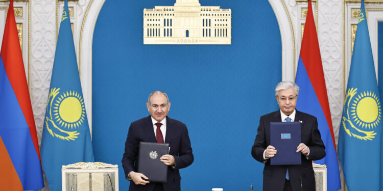Հայաստանն ու Ղազախստանը պայմանավորվել են հաստատել ռազմավարական գործընկերություն․ Փաշինյանը և Տոկաևը համատեղ հայտարարություն են ստորագրել