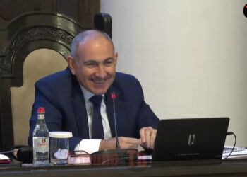 Երեխե՛ք, դպրոցի դաշնամուրը չջարդեք, թող տուն գնալուց առաջ գան, ցնցուղ ընդունեն, նոր գնան. Փաշինյան. տեսանյութ