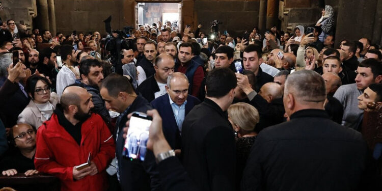 Արևմուտքում էլ են սկսո՞ւմ «ձեռքները լվանալ» Նիկոլ Փաշինյանից. «Փաստ»