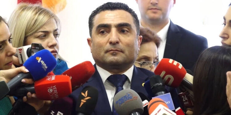 Լրագրողները ջարդեցին Ռոմանոս Պետրոսյանի փաստարկը, թե Բաղրամյանը անգործություն էր արել՝ լքեց. տեսանյութ