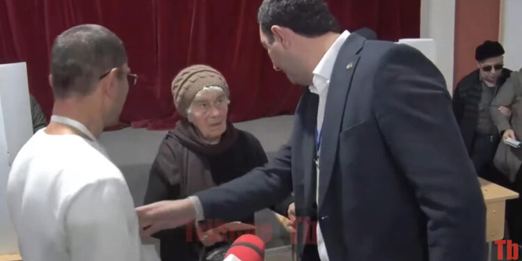 Ստեղ գժվացրել են. բաց քվեարկություն ու խառնաշփոթ՝ 14/10-ում. տեսանյութ