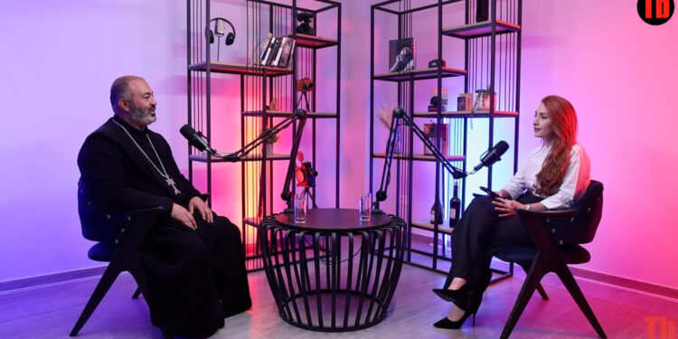 Եթե Փաշինյանին ձեռ են գցել, սեռական բռնության են ենթարկել, թող դրանց անունները տա. տեր Վրթանես