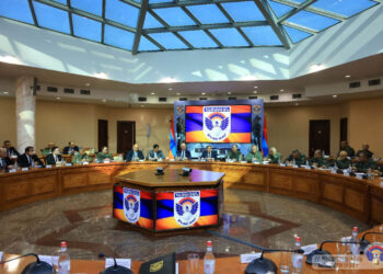 Պապիկյանը հանդիպել է ԶՈՒ ղեկավար կազմի հետ անցկացվող քառօրյա օպերատիվ հավաքների մասնակիցներին