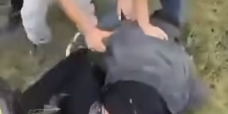 «Եթե ձեր երեխայի հետ նման բան պատահի ու հրապարակեն, դուք ի՞նչ կանեք»․ Զորականից ծեծի ենթարկված դեռահասի հայրը պահանջում է ջնջել տեսանյութը