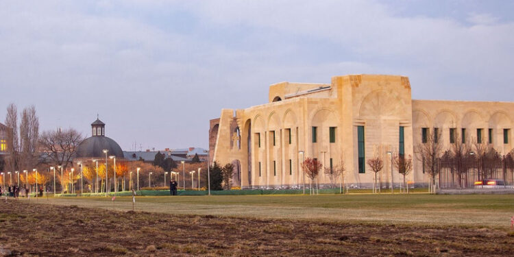 Վաղարշապատում ընդդիմադիրները «որոշել» են հաղթել. «Փաստ»