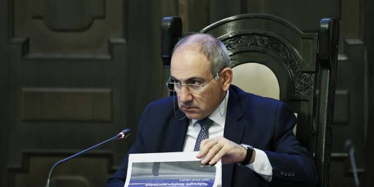 Նիկոլ Փաշինյանը կանգնած է դժվարին ընտրության առաջ. «Հրապարակ»