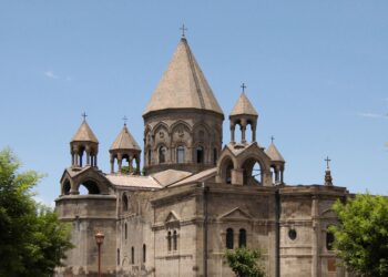 Կառավարությունը առաջարկում է Մայր Աթոռին հողեր տրամադրել ոչ թե սեփականության, այլ օգտագործման իրավունքով