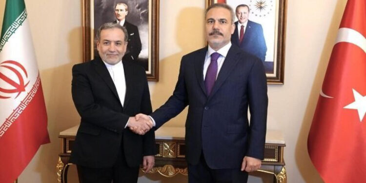 «Իրանն ու Թուրքիան նոր երկաթուղի կկառուցեն, որը կմիացնի Ասիան և Եվրոպան». Արաղչի