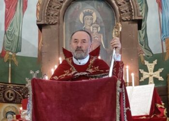 Ոչ թե Առաքել Սրբազանն է հանձնարարել, որ պատարագին հնչեցնեն Վեհափառ Հայրապետի անունը, այլ քահանաներն ասել են՝ եթե պետք է զեղչեն Վեհափառի անունը՝ պատարագ չեն մատուցելու