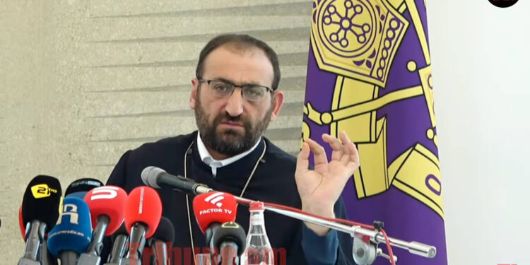 Վեհափառը մենակ չի մնացել, եկեղեցին ու եկեղեցականները համախմբված են Վեհափառի շուրջ. տեսանյութ