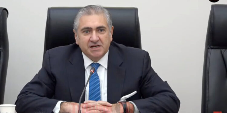 Ջեբը պլան գցե՞լ. Արշակ սրբազանը վեհափառի թիկունքին է, տեսան չի ստացվում, խայտառակ մեղադրանք դրեցին. Արթուր Խաչատրյան. տեսանյութ