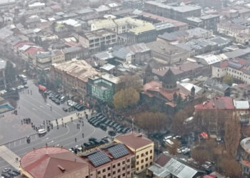 Տոտալ ձախողում՝ Գյումրիում. «հակապատարագները»՝ կուսակցական ժողովներ. «Փաստ»