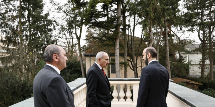 Փաշինյանն այցելել է Գերմանիայում ՀՀ դեսպանություն