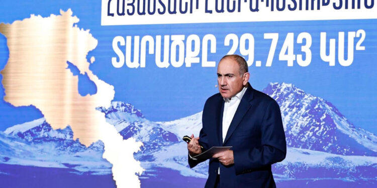 «Քրիստոնյա ենք, որովհետև Տրդատ Մեծ թագավորը առավոտյան վեր է կացել և հրովարտակ ստորագրել, ուրիշ պատճառ չկա». Նիկոլ Փաշինյան