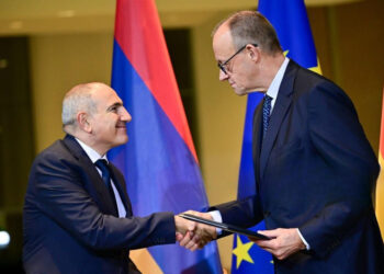 «Փաշինյանի դեմքից ծորում է «աննախադեպ ինքնիշխանության» թշվառությունը». Սուրեն Սուրենյանց