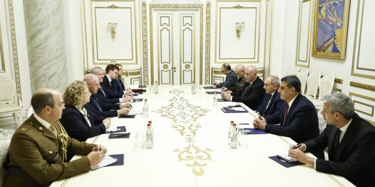 ՄԹ պաշտպանության պետնախարարը Փաշինյանի հետ հանդիպման ժամանակ շեշտել է ՄԹ-ի աջակցությունը ՀՀ-ի և Ադրբեջանի միջև արդեն իսկ հաստատված խաղաղության ամրապնդման գործում