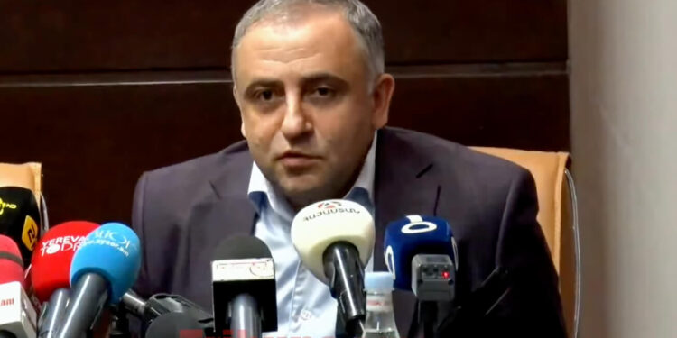 Խուզարկել են փորձագետի բնակարանը, որը Սամվել Կարապետյանի ասածը կոչ չէր որակել. տեսանյութ