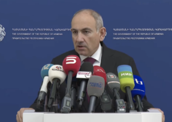 Ես ո՞վ եմ, որ ուղղորդեմ 10 եպիսկոպոսներին, բայց ես նրանց աջակցում եմ. Փաշինյան