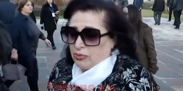 Առավոտ զարթնում է, սրտիկներ է անում, ու վերջ՝ ամեն ինչ ինքն է որոշում