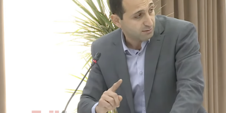 Մինչև տարեվերջ ժամանակ եմ տալիս, լռեք ու լսեք, ձեր ղեկավարի սրտիկները հիշեք ու հանգստացեք․ Սարգսյան