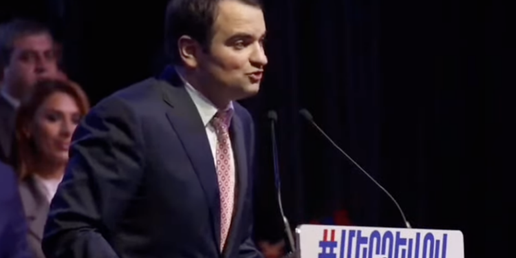 Նոր առաջնորդների ժամանակն է, իրենց ժամանակը էլ չէ. Կարապետյանը՝ նախկիններին