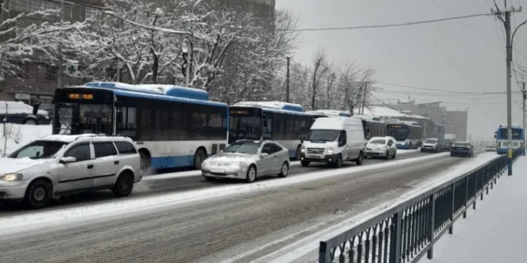 Երևանի հանրային տրանսպորտը գործում է բնականոն հունով. Երևանի ավտոբուս