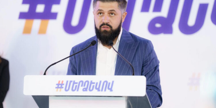 «Չստացված նախարար»․ Ալիկ Ալեքսանյանի կոշտ արձագանքը Գևորգ Պապոյանին