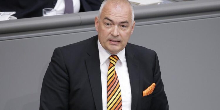 Գերմանացի նախկին պատգամավորը գումարի դիմաց Ադրբեջանի շահերն է ԵԽԽՎ-ում առաջ մղել