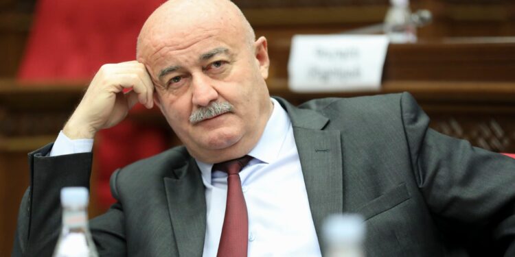 Հովիկ Աղազարյանը ներկայացրել է ընդդիմադիր դաշտի համախմբման և 2026-ի ընտրություններին մասնակցության ճանապարհային քարտեզը