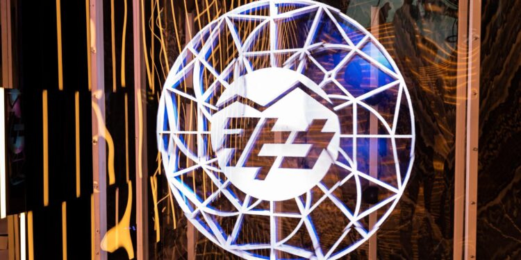 Դատարանները ճանաչում են ՀԷՑ աշխատակիցների ազատումները ապօրինի, բայց չեն վերականգնում նրանց աշխատանքում