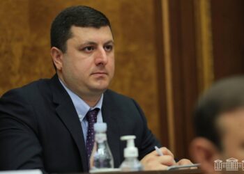 Բանակում հոգևոր ծառայության շուրջ ճնշումները վտանգավոր նախադեպ են. Տիգրան Աբրահամյան