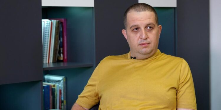 Հովիկ Աբրահամյանի գրավի 25 մլն դրամը վճարել է գործարար Նարեկ Նալբանդյանը