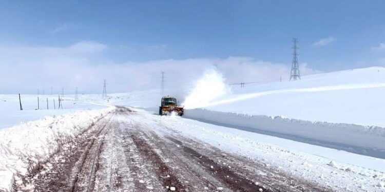 Մի շարք մարզերի ավտոճանապարհներին առկա է մերկասառույց