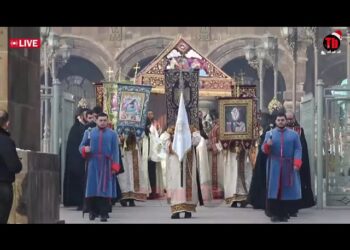 Վեհափառի գլխավորությամբ հոգևոր թափորը մտավ Մայր Տաճար