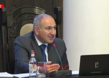 Ասեցի՝ ներմուծած մրգերը ինչի՞ են շարել, Հայաստանում չէի տեսել, մինչ հիմա չեմ հավատում որ տեղական են