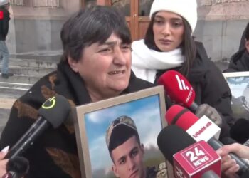 Ասաց՝ տղուս նարկոտիկի վրա եմ նստացրել, որ հետ չգնա Ղարաբաղ, իսկ մեր երկու տղերքը այնտեղ հերոսացան