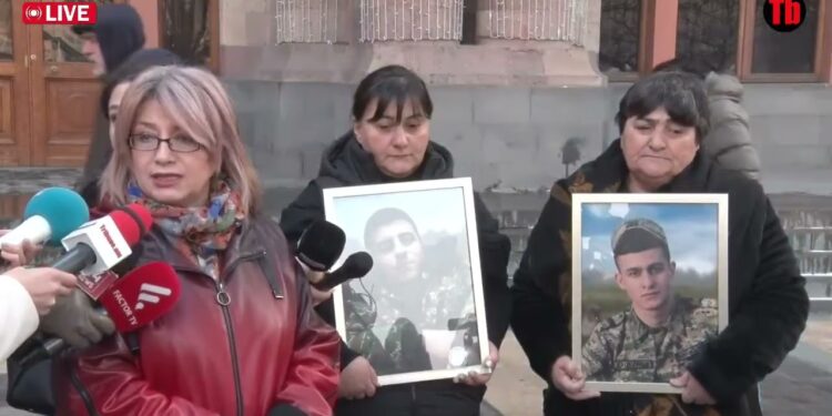 Զոհված տղայի մեքենայի գումարը ստելով կորզել են՝շիրմաքար կառուցեն,մի գողի հարց չեն կարողանում լուծել