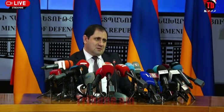 Մովսես Հակոբյանը թող ամոթ ունենա, լռի և ծպտուն չհանի. Պապիկյան