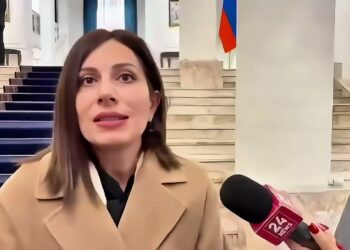 9 մլն դրամ պարգևատրում ստանալը ազնի՞վ է աղքատության պայմաններում․ լրագրողը՝ նախարարին