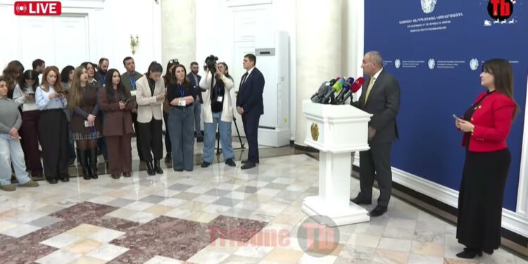 Մաքրվեցի՞ք մեղքերից. լրագրողը՝ Փաշինյանին