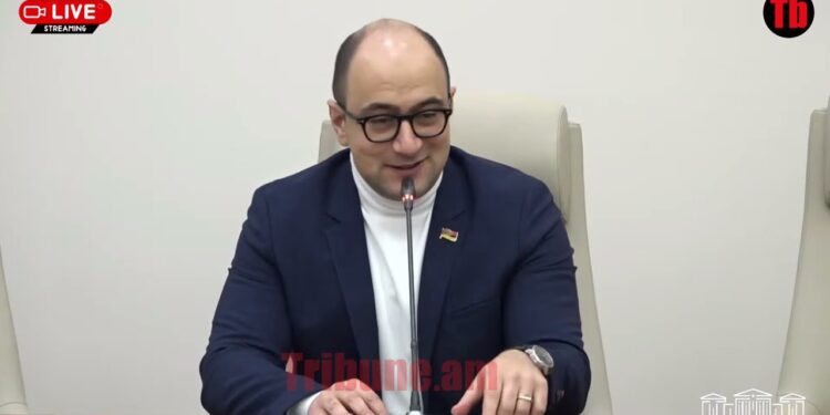 Էս ինչ դուխով տղերք են, արա՛, երե՞կ իմացավ, որ Միքայել Մինասյանը փող է տվել. Մամիջանյան