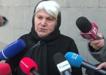 Ադրբեջանցիների հետ առևտուր են անում, թող օգնեն մեր տղաների աճյունները Արցախից բերենք