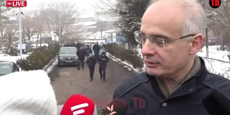 Ես ձեր շպիոնը չեմ, գեղեցկության մրցույթի ժյուրիի անդամ չեմ, որ ասեմ՝ ով ա համակրելի. Զուրաբյան