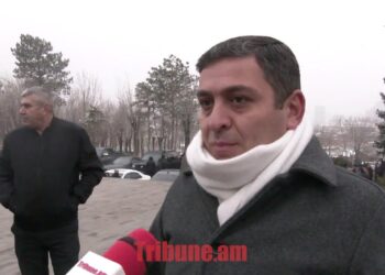 Եթե գայլերը քեզ սպառնում են ու չես կարող առյուծ դառնալ, գոնե պիտի ոզնի դառնալ, որ քեզ կուլ չտան