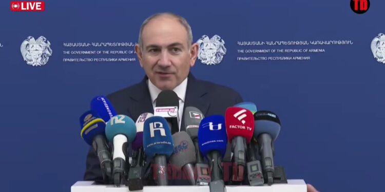 Շանտա՞ժ է եղել, որքա՞ն գումար է տվել Միքայել Մինասյանը ձեզ, ի՞նչ նպատակով․ լրագրողը՝ վարչապետին