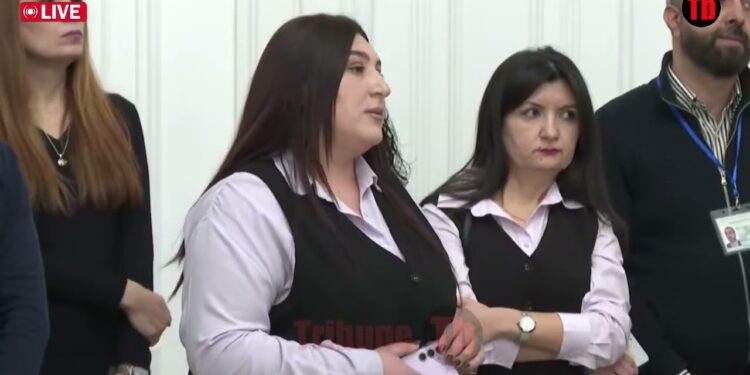 Վեհափառին սպանելու կոչ են անում,իրեղեն ապացույցներ են անհետանում,դատական համակարգին ե՞րբ եք անցնելու