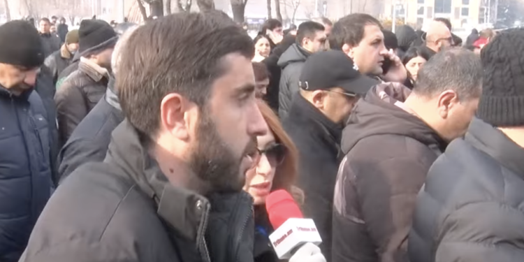 Կոշի՞կ եք «խուրդել» եկեղեցում. կարգալույծ Ստեփանը՝ բռնության զոհ լինելու մասին