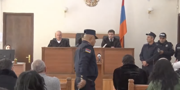 Դավ ջան, ցավդ տանե՜մ, թագավո՜ր. Դավիթ Համբարձումյանը` դատարանի դահլիճում